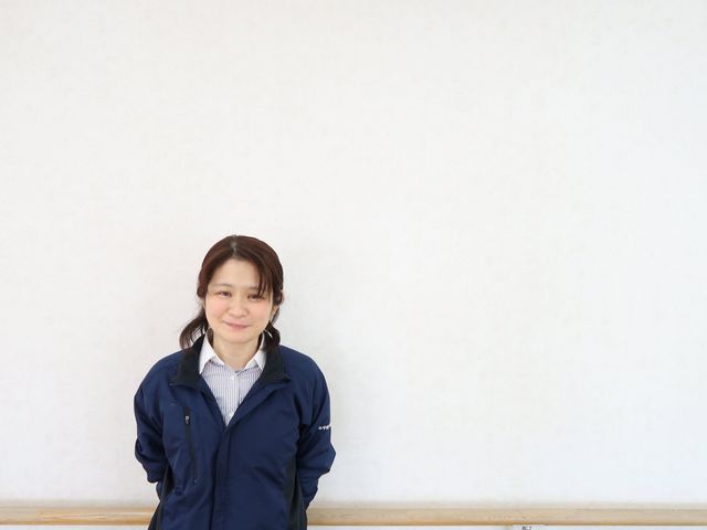 スタッフの笑顔 スタッフイメージ 明るい雰囲気の中で、スタッフが働きやすい環境が整っています。笑顔が印象的な職場です。