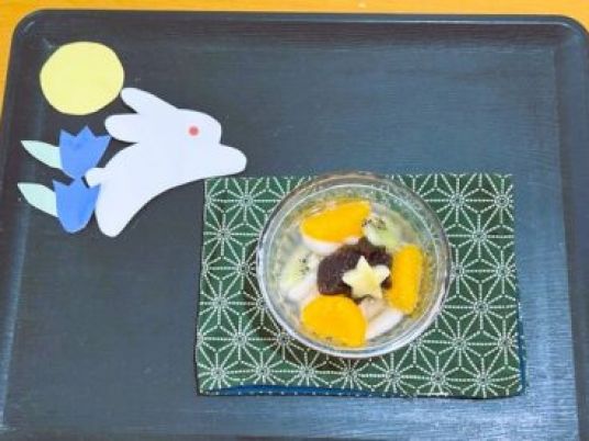 季節の装飾と料理