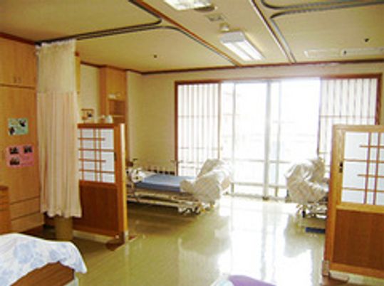 ベッドが並ぶ居室