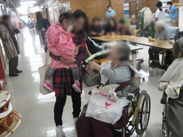 明るい廊下の様子