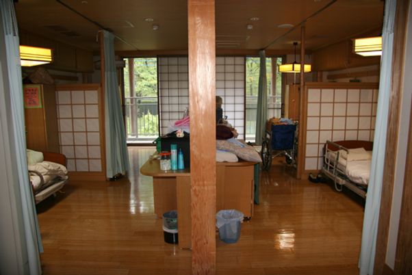 自然光の広々とした居室