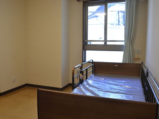 明るい光が入る居室