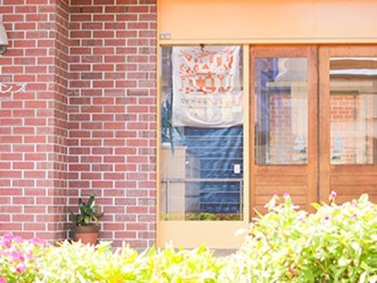 外観の出入口  
