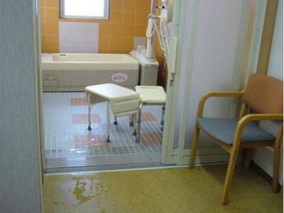 バリアフリーの浴室
