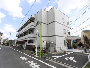 施設の清潔な外観