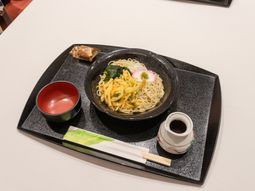 麺料理を提供する食堂