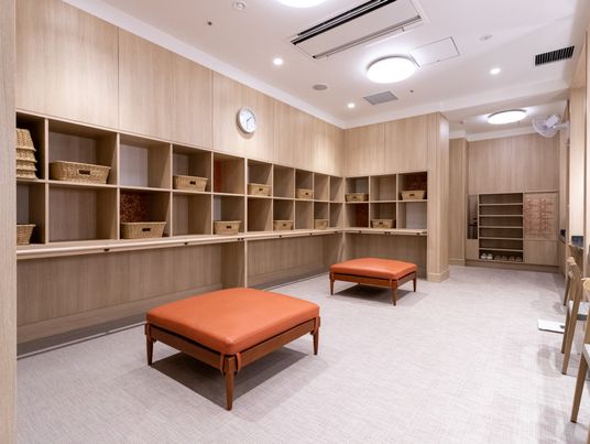 落ち着いた脱衣スペース