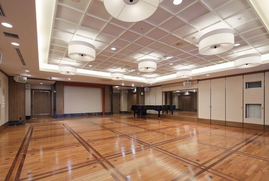 広々とした多目的室