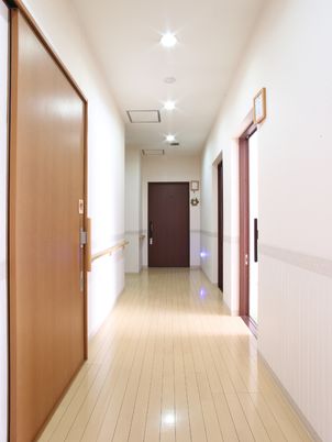 廊下の明るい雰囲気