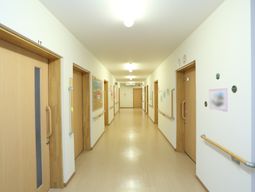 清潔な廊下の風景