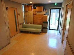 来客を迎える廊下