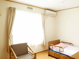 明るい居室の日差し