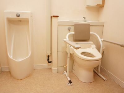 バリアフリー設計のトイレ