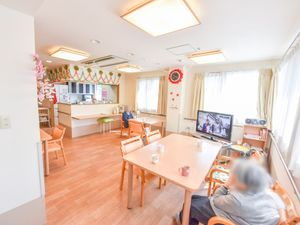 明るいダイニングスペース