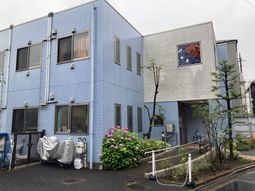 落ち着いた雰囲気の外観
