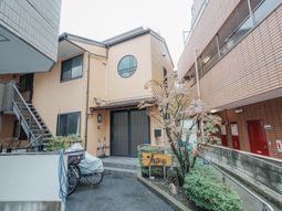 建物のエントランス