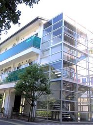 多階層の建物の外観