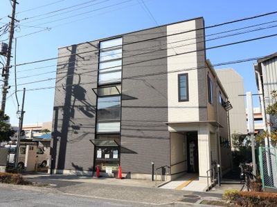 モダンな建物の外観