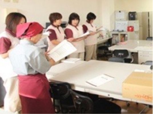 スタッフが作業する様子