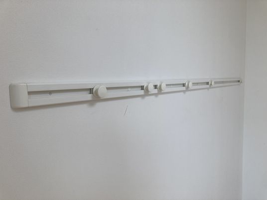 掲示物用レール