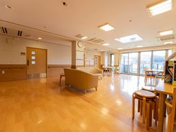 広々とした明るいリビング