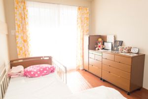 陽光差し込む居室