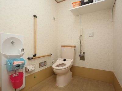 手すり付きトイレ空間