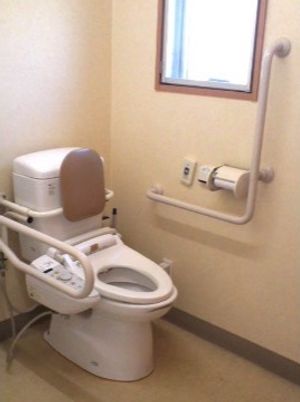 手すり付き洋式トイレ