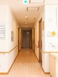手すりのある廊下