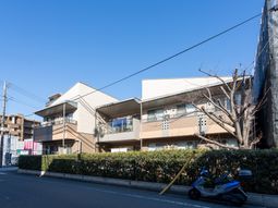 清潔な外観の施設