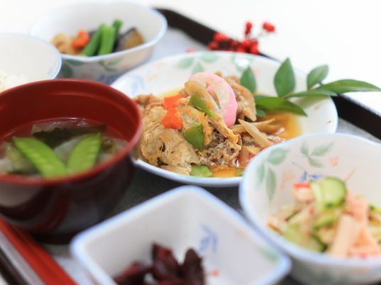 和食の彩り豊かな食事