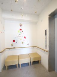 清潔なエレベーター内部