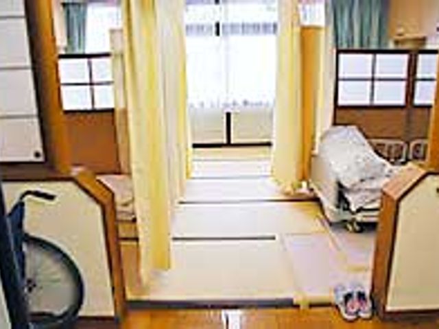 居室の様子 居室 畳が心地良い居室です。車椅子も利用しやすい動線が確保されています。
