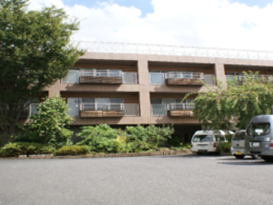 外観の建物前  