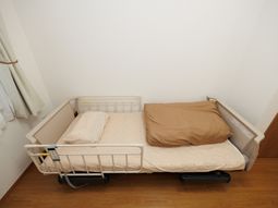 整備された居室のベッド