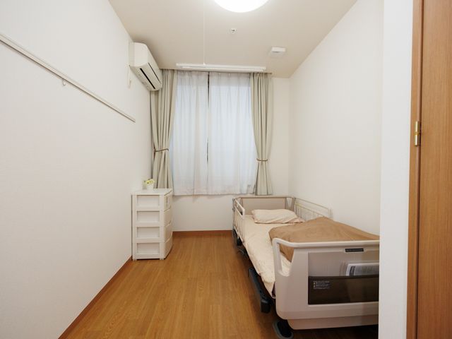 整備された居室 居室 清潔で整った居室をご用意。利用者様のサポートをともに行いましょう。