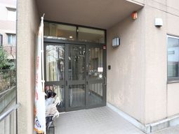 エントランスの外観