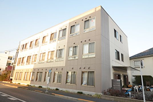 3階建ての建物外観