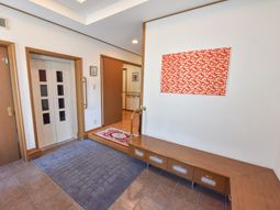 エントランスの明るい空間