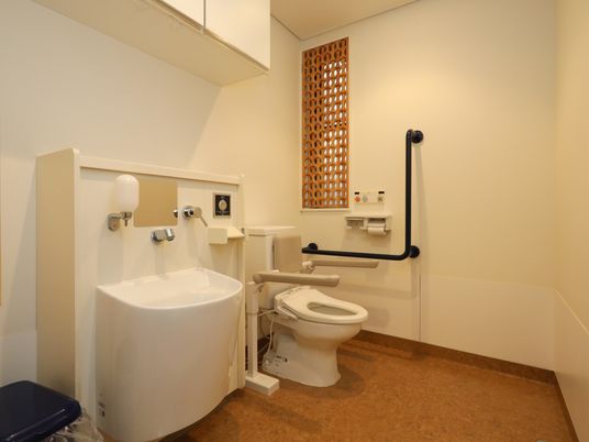 バリアフリーのトイレ空間