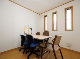 明るい会議室風景