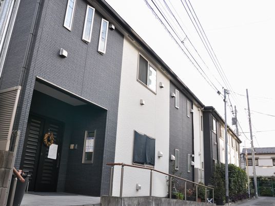 モダンな建物外観  
