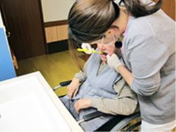 介助と利用者の美容時