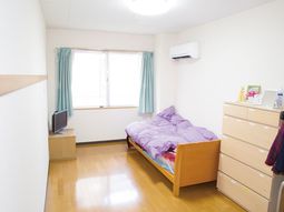 明るく清潔な居室