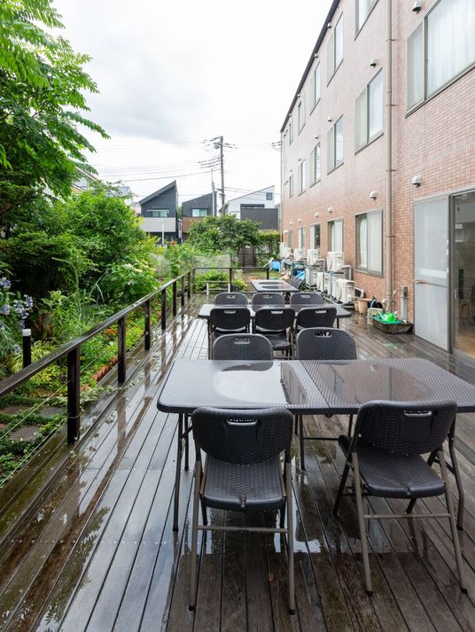 自然に包まれたテラス