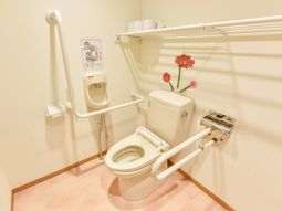 バリアフリーのトイレ設備