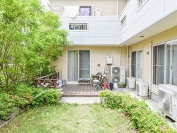 緑豊かなテラス