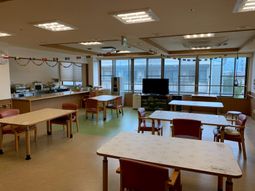 自然光が入る共有スペース