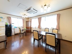 明るい食堂の室内  