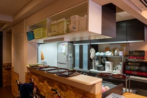 配膳スペースのキッチン